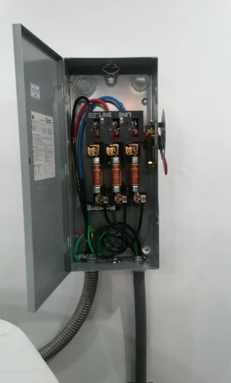 Three-phase disconnect switch installed for Smoke Detector Installation in Middle Smithfield